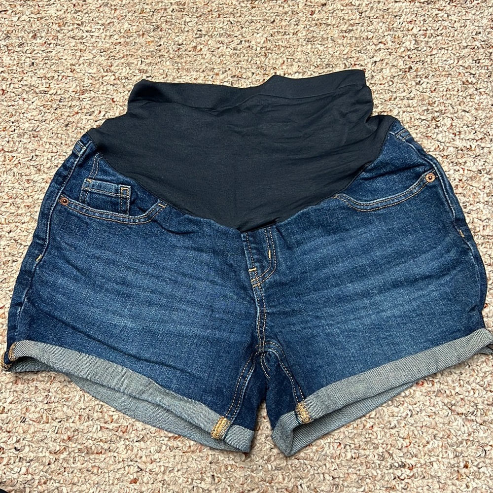 Old Navy Maternity O.G. Straight Roll-Cuffed Jean Shorts